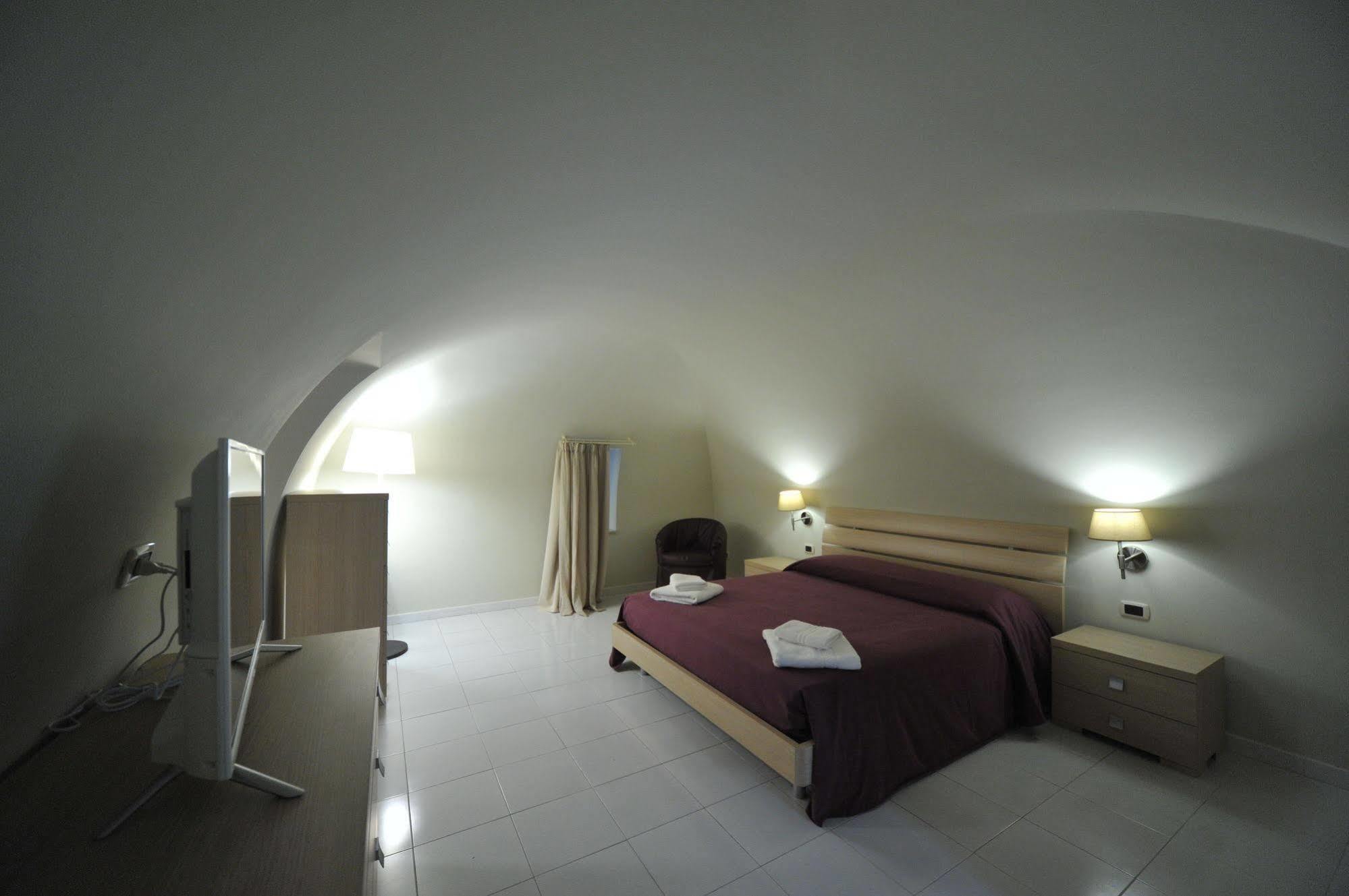 Bed and Breakfast Gatto Bianco House Bari Exterior foto