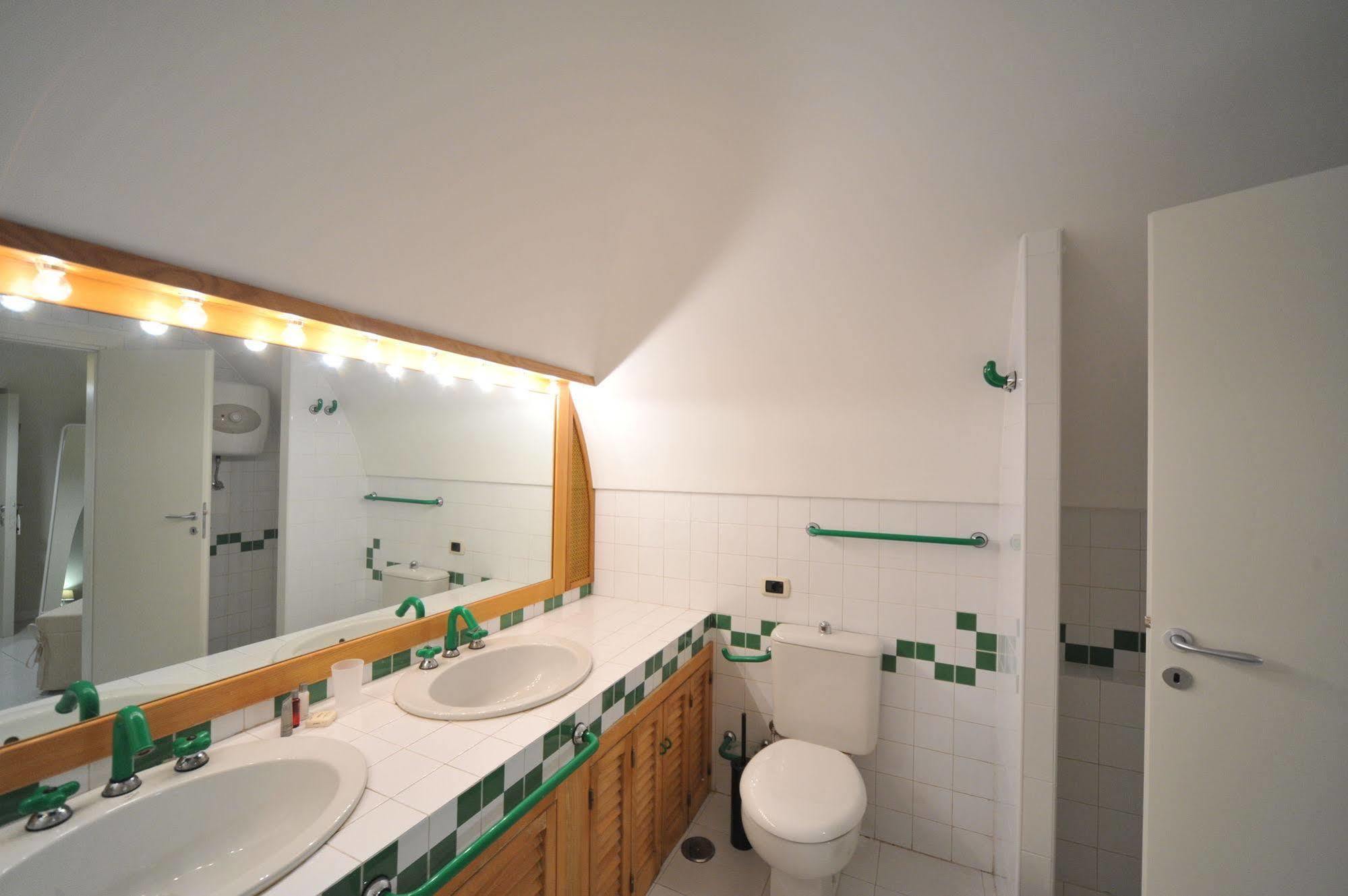 Bed and Breakfast Gatto Bianco House Bari Exterior foto