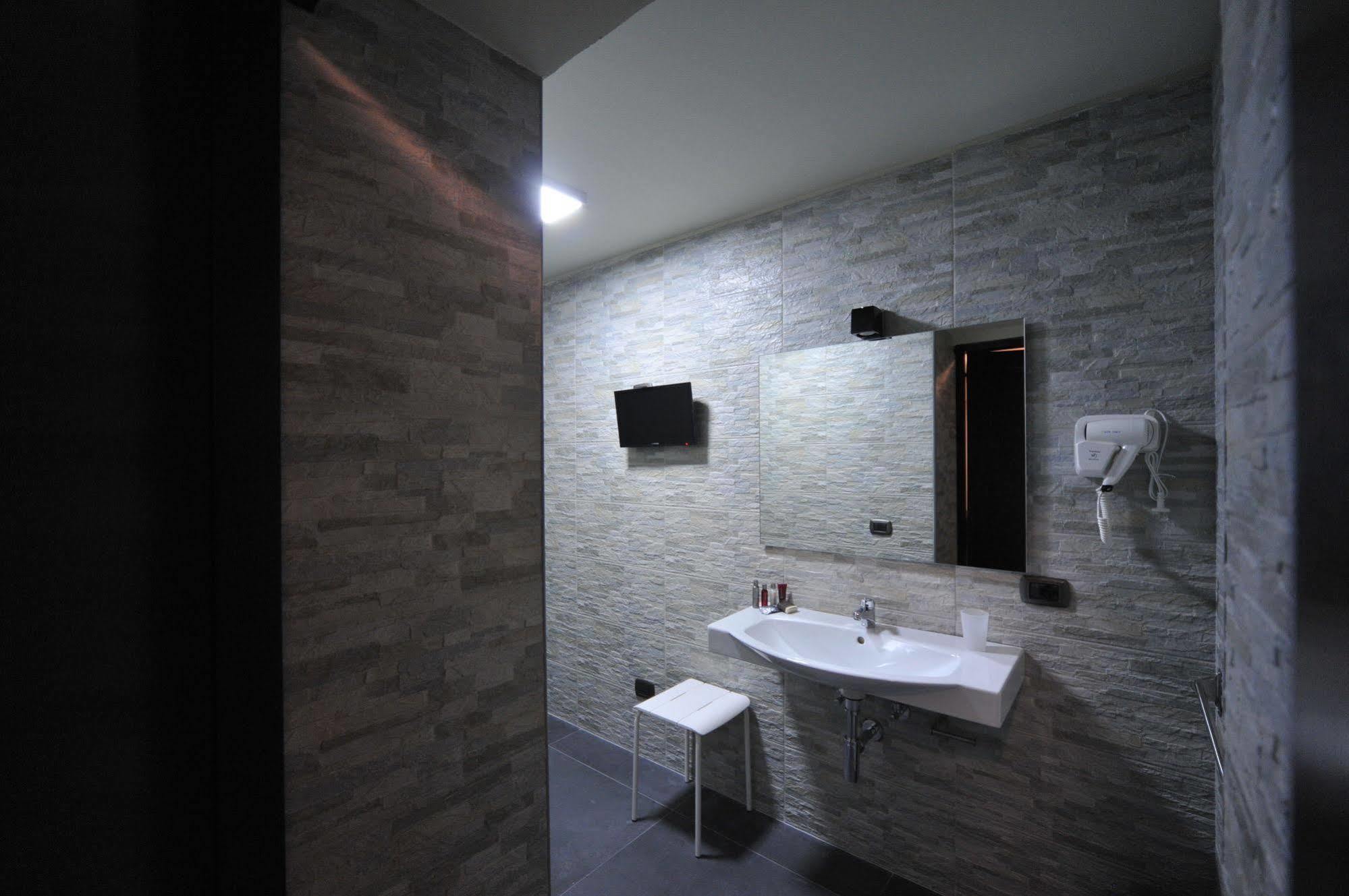 Bed and Breakfast Gatto Bianco House Bari Exterior foto