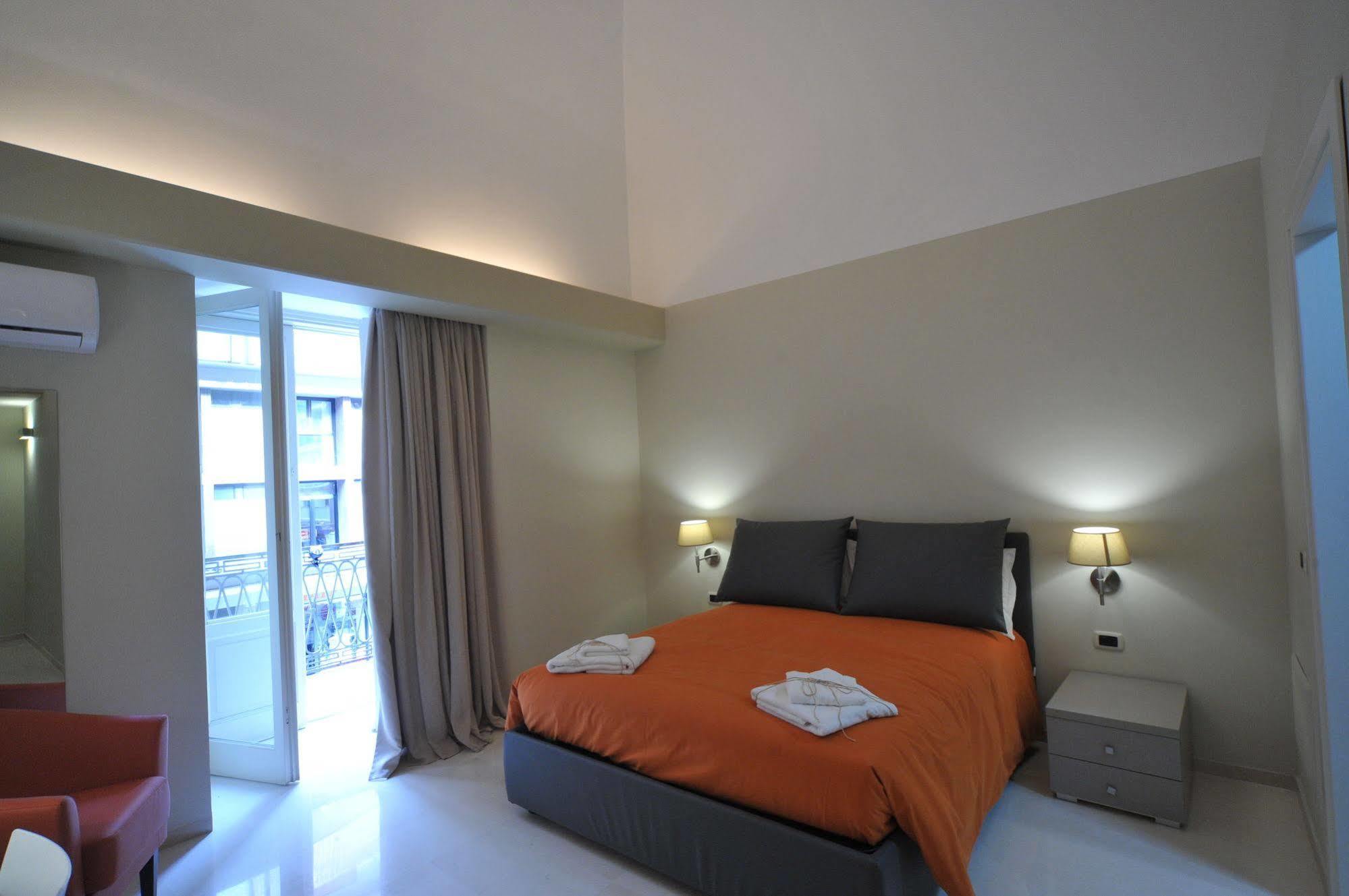 Bed and Breakfast Gatto Bianco House Bari Exterior foto